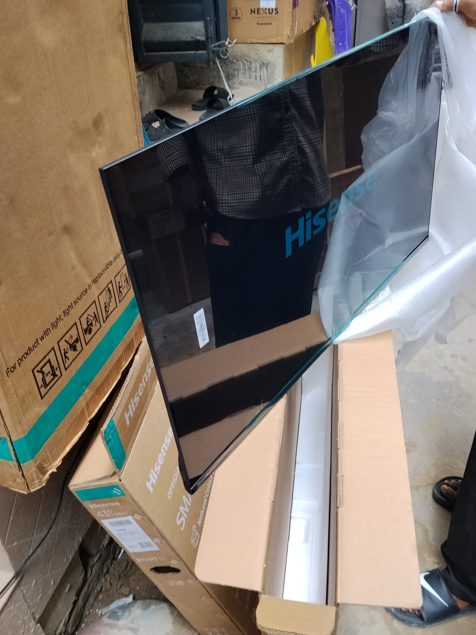 Hisense 50″INCHES Smart 4K frameless Netflix YouTube Bluetooth Qled